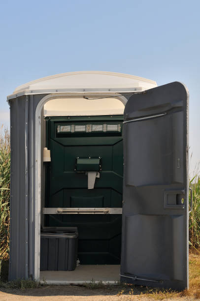 Best Luxury portable toilet rental  in Montesano, WA